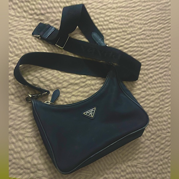 Prada Re-edition 2005 collection handbag - Picture 1 of 5
